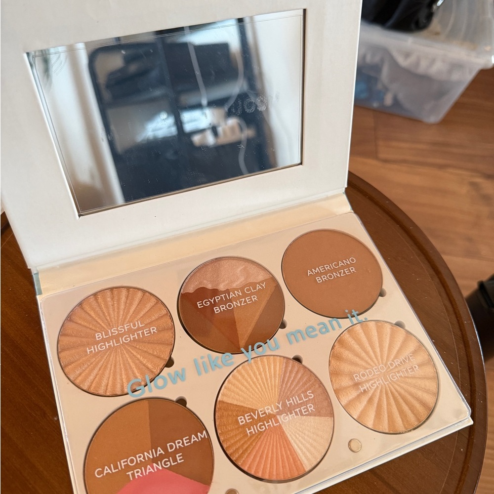 Glow Like You Mean It Highlighter Palette